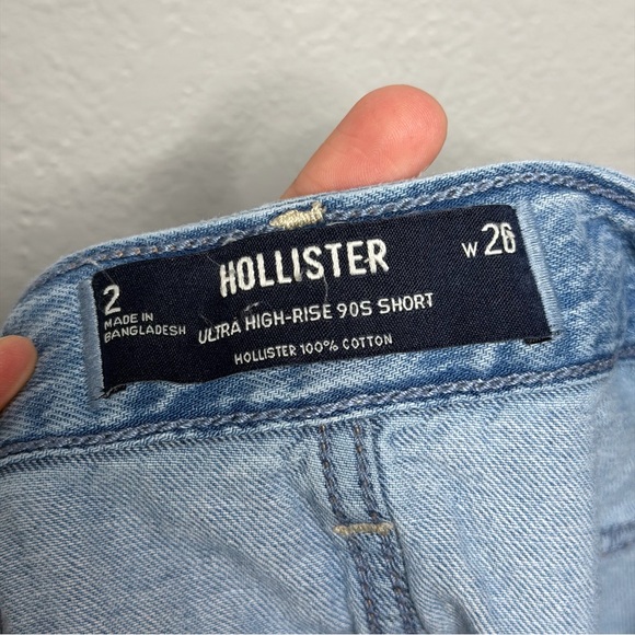 Hollister Ultra High-Rise Lightweight 90s Shorts. - Picture 5 of 5